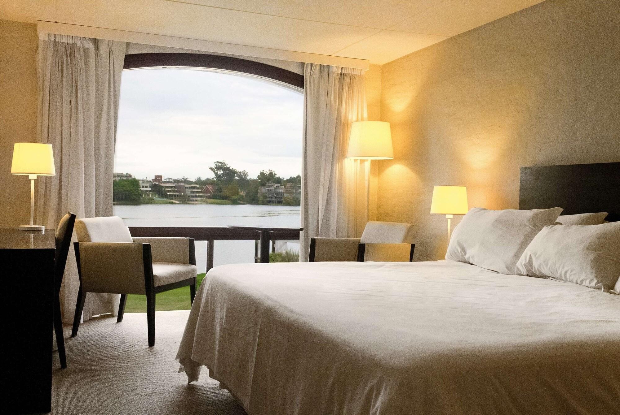 Готель Wyndham Garden Montevideo Carrasco Сьюдад-де-ла-Коста Екстер'єр фото