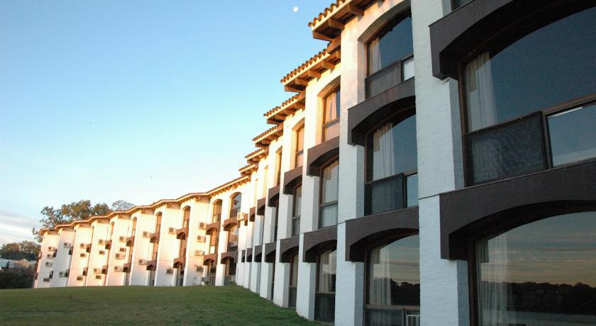 Готель Wyndham Garden Montevideo Carrasco Сьюдад-де-ла-Коста Екстер'єр фото